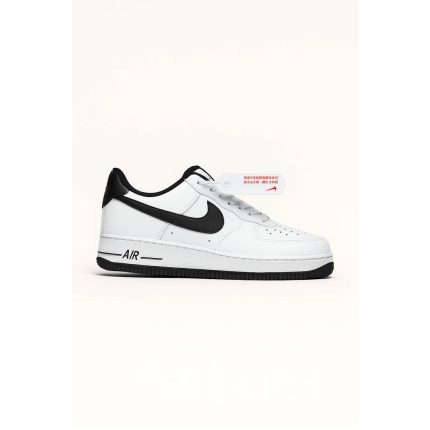 AIR FORCE 1 '07 LOW – WHITE & BLACK SWOOSH (